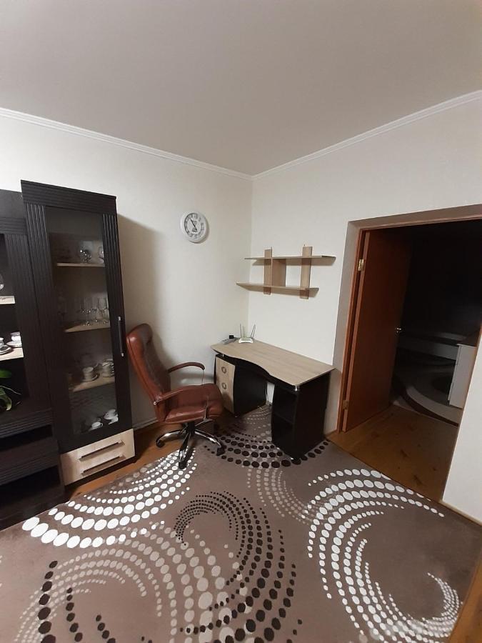 Двокімнатна Apartment Shepetivka Exterior photo